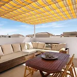 Oramas House - Pool & Terrace
