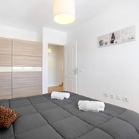 Oramas House - Pool & Terrace Apartment